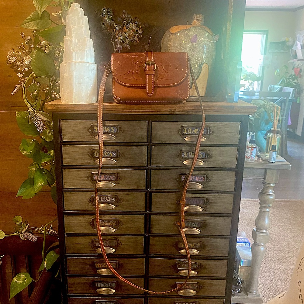 NEW Patricia Nash Bianco crossbody bag/wristlet/clutch